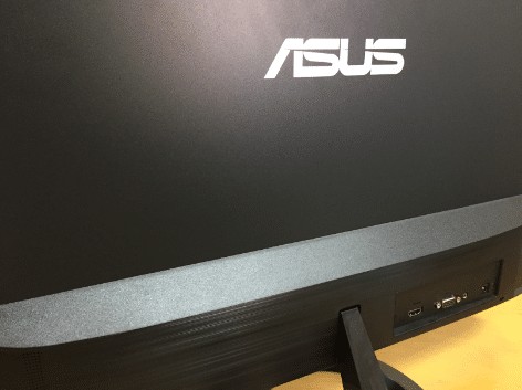 ASUS モニターの背面